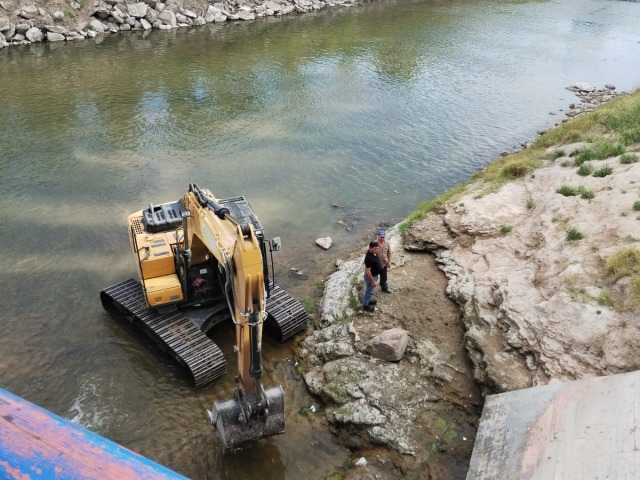 Comenzaron trabajos en la margen derecha del Tapalqu�